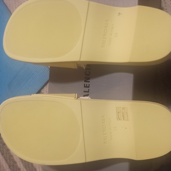 Balenciaga Yellow Slide Sandals 38 - Picture 3 of 9